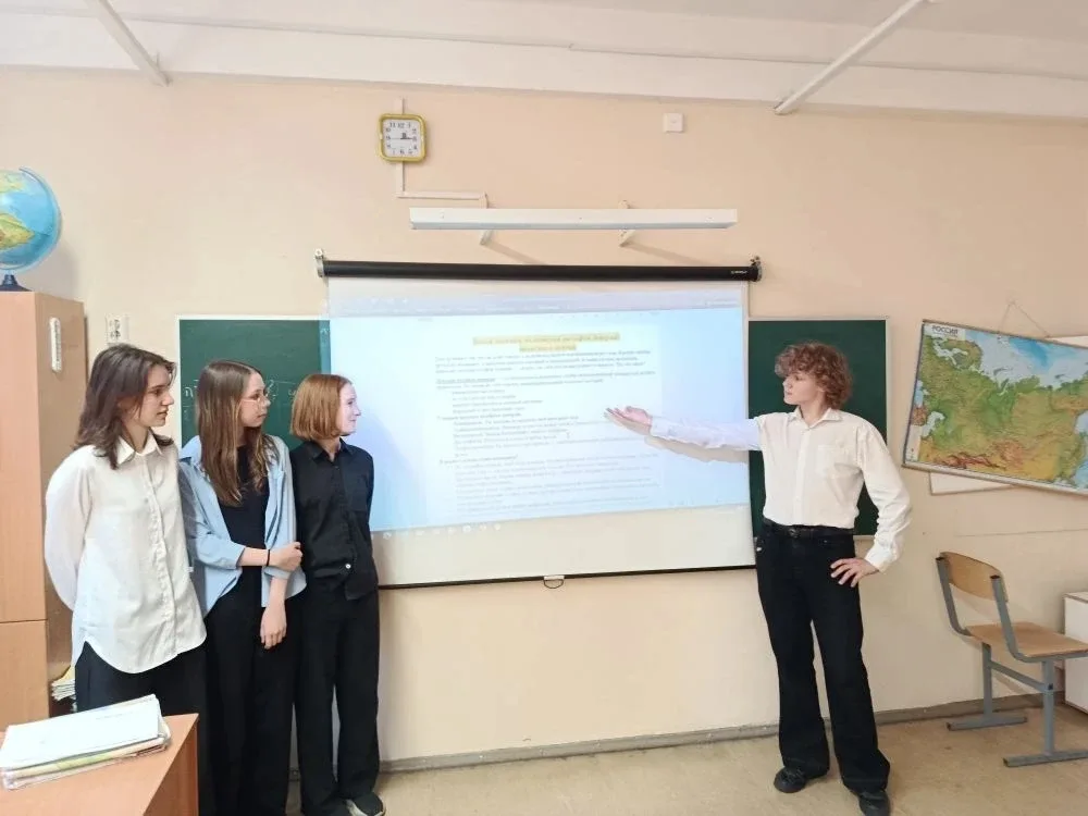🗓️ 17 мая — День детского телефона доверия!   Классные руководители рассказали ребятам о важной служ