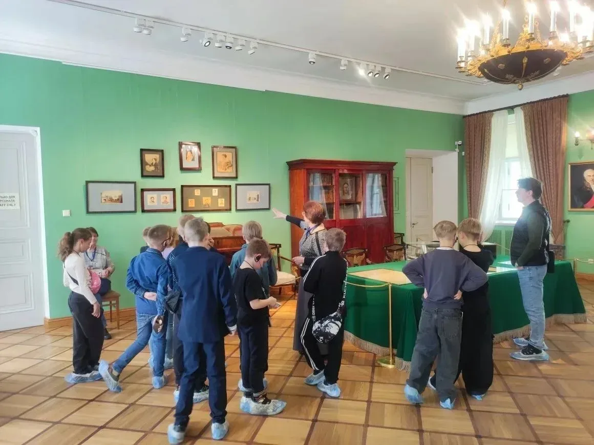 🏛 Ученики 3 «В» класса совместно с классным руководителем Татьяной Александровной совершили увлекате