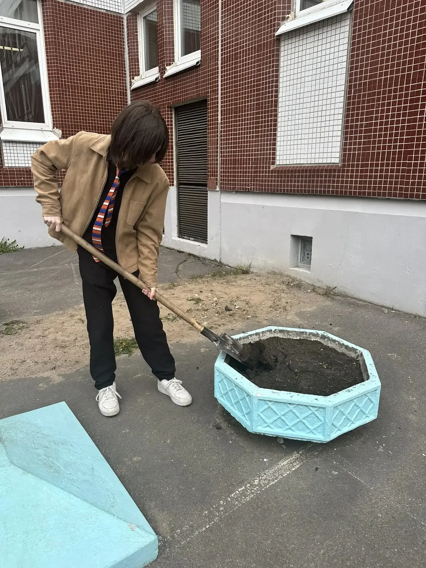 💐 С праздником Весны и Труда!  Мир, труд, май! 💐   В духе праздника ребята из 8 «Л» класса вместе с 