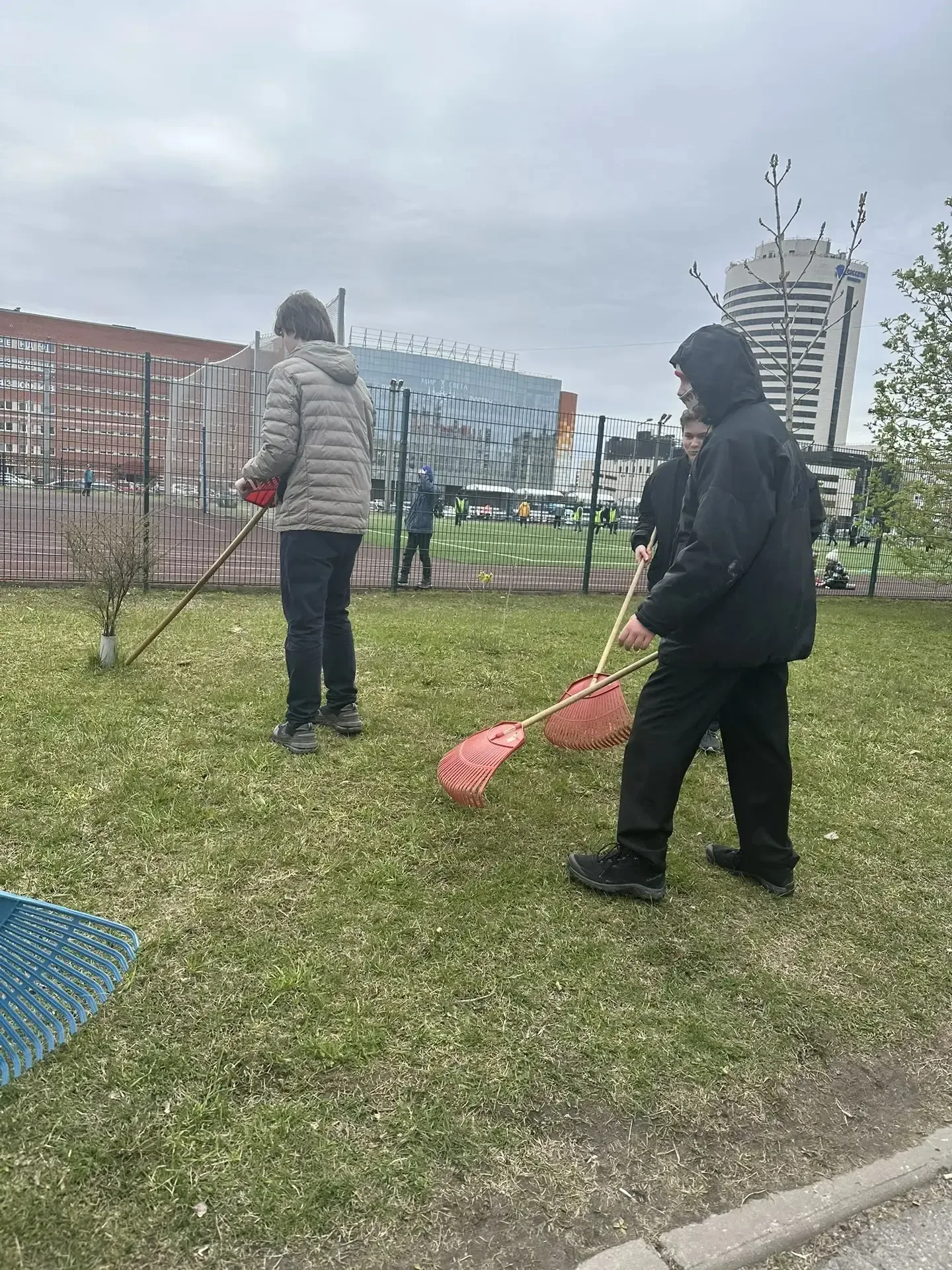 💐 С праздником Весны и Труда!  Мир, труд, май! 💐   В духе праздника ребята из 8 «Л» класса вместе с 