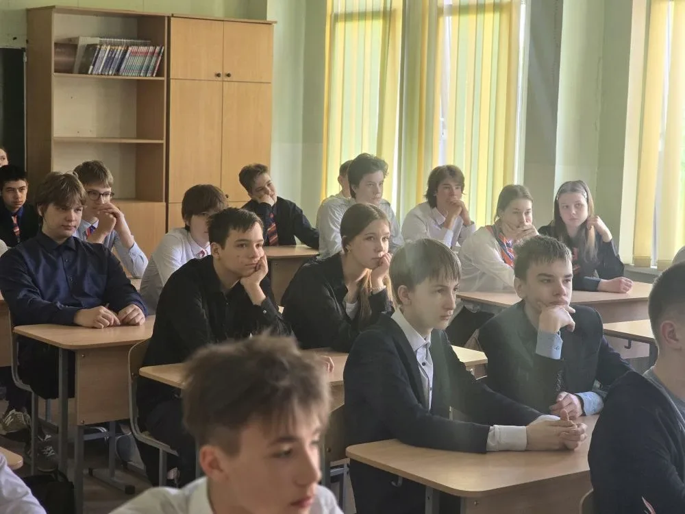 🔒 Безопасность в сети: чему научились школьники на лекции? 🖥️   19 мая ученики 7 «Б» и 8 «Л» классов