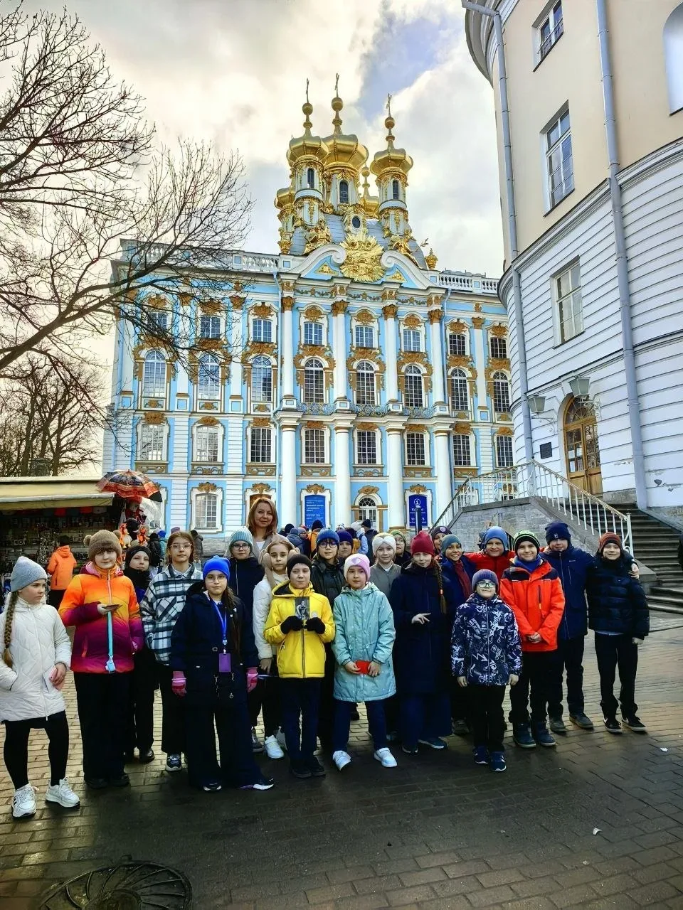 🏛️ Ученики 4 «В» класса вместе с Лидией Сергеевной и родителями посетили Царскосельский (Пушкинский)
