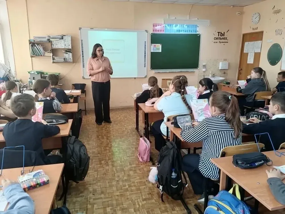 🔥Сегодня классные руководители 3б и 3и класса поменялись местами на один урок литературного чтения. 