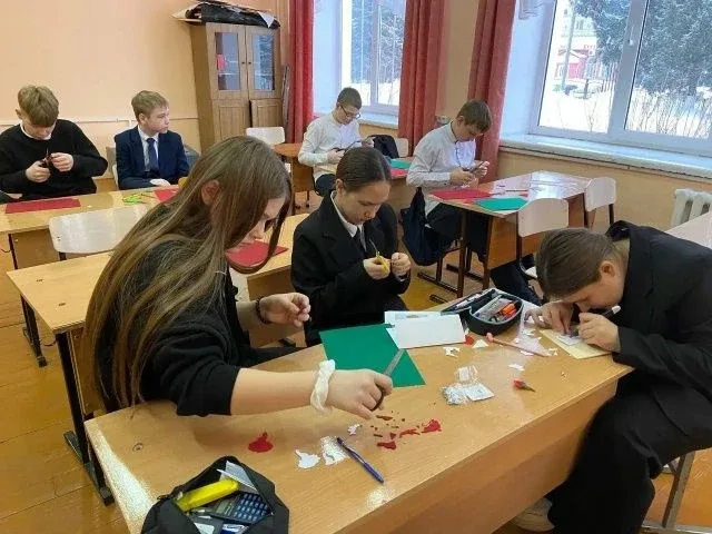 Обучающиеся нашей школы с гордостью и трепетом присоединились к важным патриотическим инициативам. В