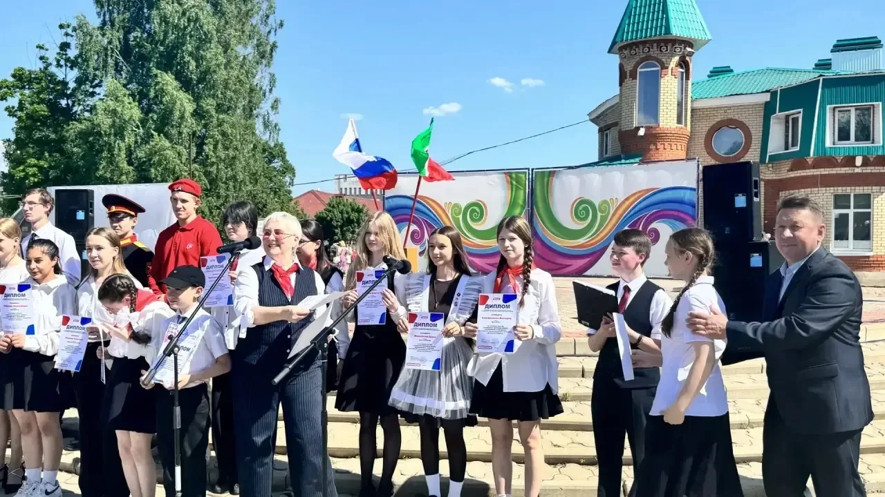 🌟 День больших перемен: большой праздник детских движений в Бугульме! Сегодня Детский парк превратил