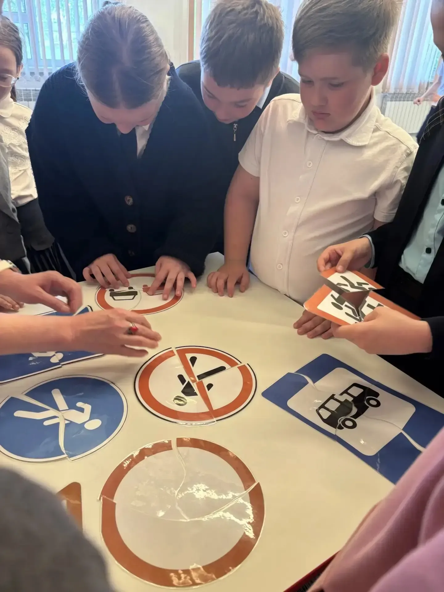 ✨ Наши школьники посетили «ГородОк»,   площадку по изучению правил дорожного движения! ✨ Ребята погр