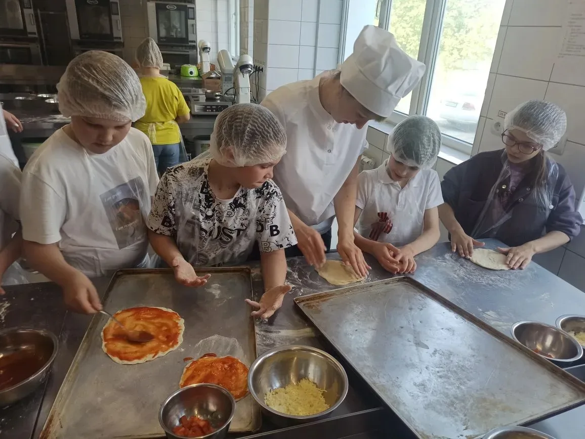 🍕 3Б и 3В в деле: как мы покоряли кулинарный колледж!  Не просто экскурсия, а настоящая магия! Наши 