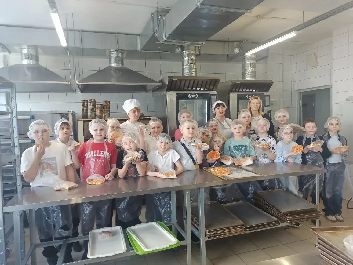 🍕 3Б и 3В в деле: как мы покоряли кулинарный колледж!  Не просто экскурсия, а настоящая магия! Наши 