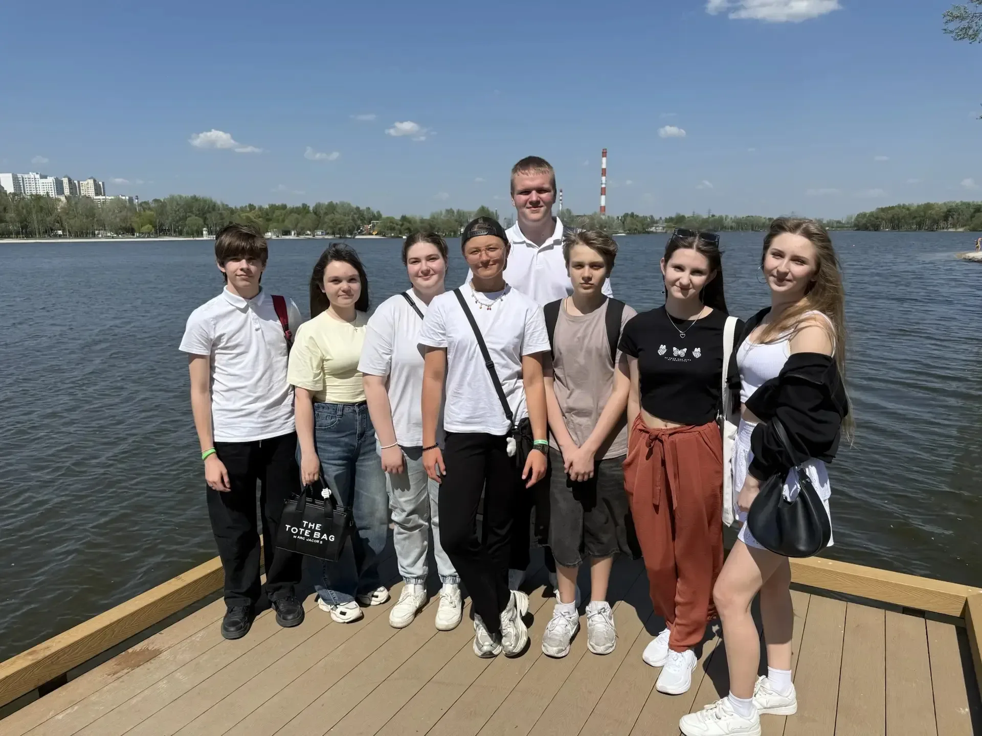 🥰Учащиеся 9 «В» класса вместе с классным руководителем Самарцевой Екатериной Андреевной провели заме