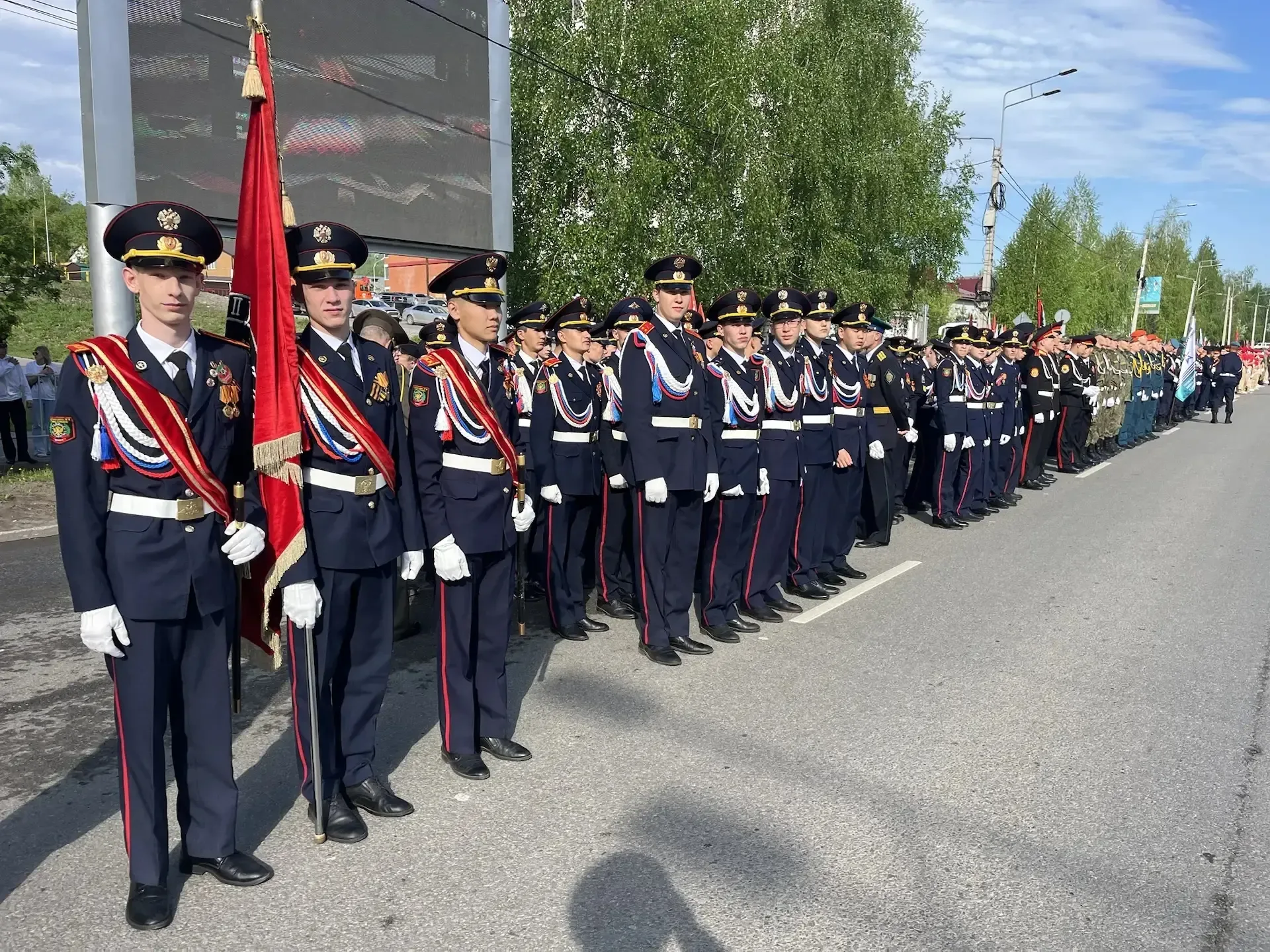 Сегодня кадеты нашей  школы  приняли участие в торжественном параде Горно-Алтайского гарнизона в чес