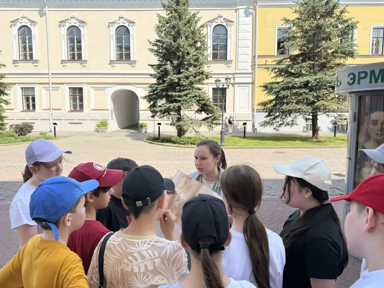 5Д класс исследует Казанский Кремль и ищет сокровища! 🏰🔎 📍Сегодня у наших любознательных ребят из 5Д