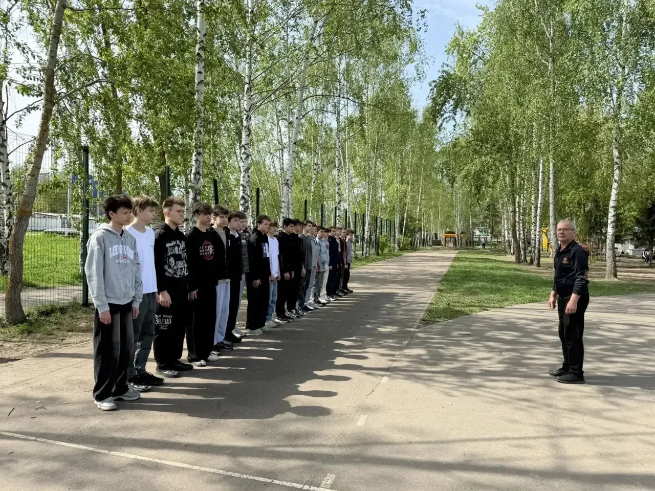 В эти дни учащиеся 8-х классов приняли участие в сборах, где каждый день был расписан по минутам.  Ч