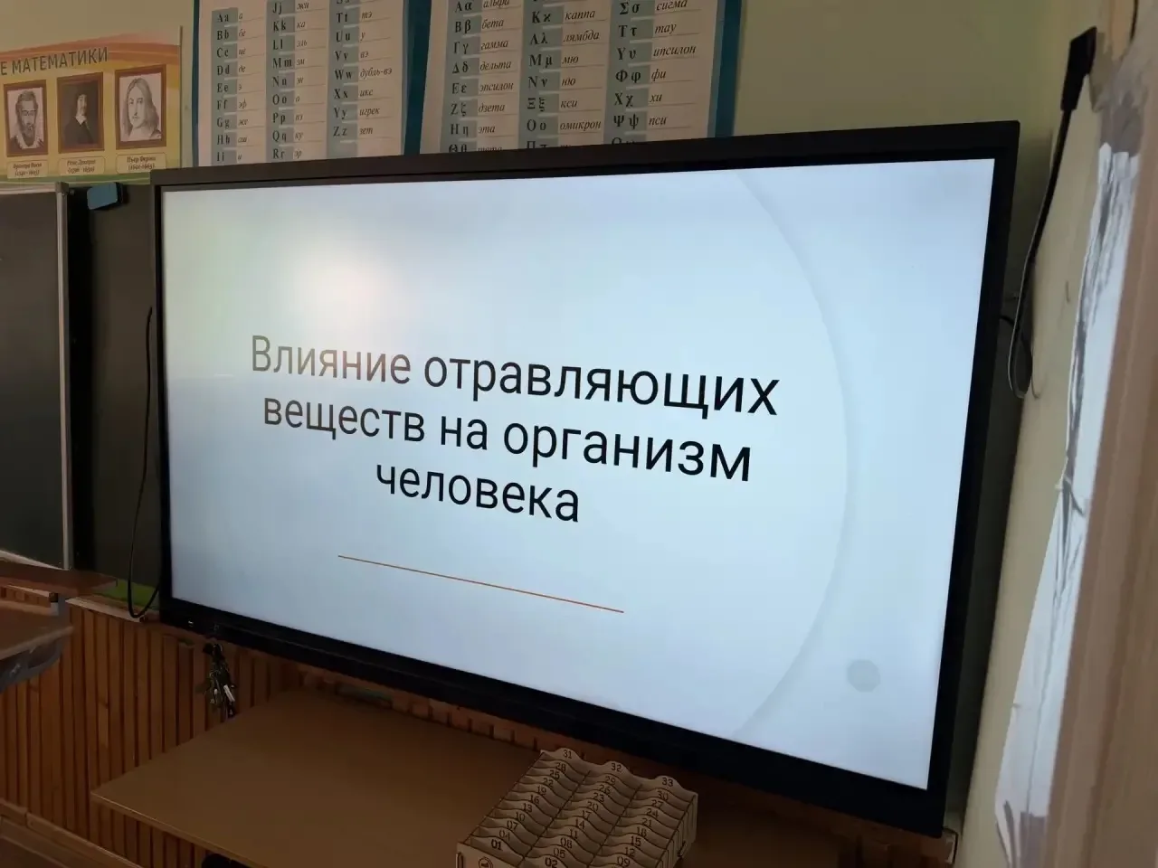В эти дни учащиеся 8-х классов приняли участие в сборах, где каждый день был расписан по минутам.  Ч