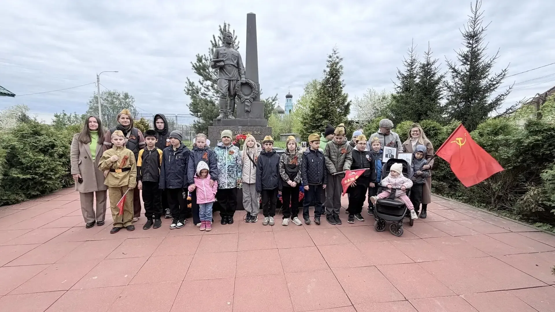 В рамках марафона "Наследники Победы", посвящённого 81-й годовщине Великой Победы, ученики МОУ СОШ и