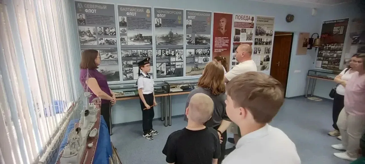 Сегодня 15 мая в музей выпускников Школы Соловецких Юнг приехали гости из Оренбурга. Ребята учатся в