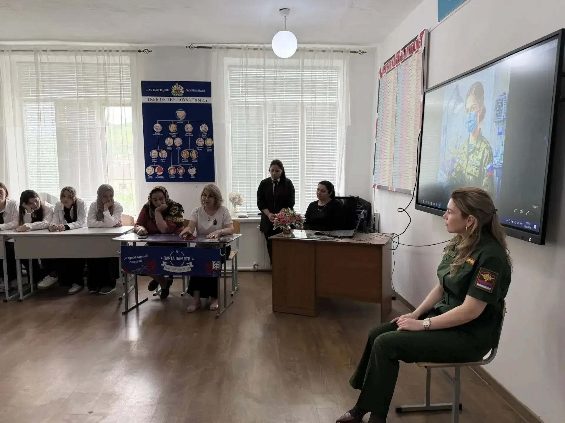 Вчера  в Халимбекаульской школе прошла удивительно тёплая   встреча. В гостях у ребят 10 класса,  бы