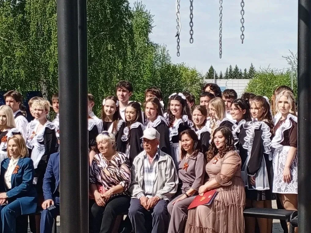✨ “Вальс Победы” – помним и гордимся! ✨  Учащиеся 11-ых классов #нашей3гимназии приняли участие в ва