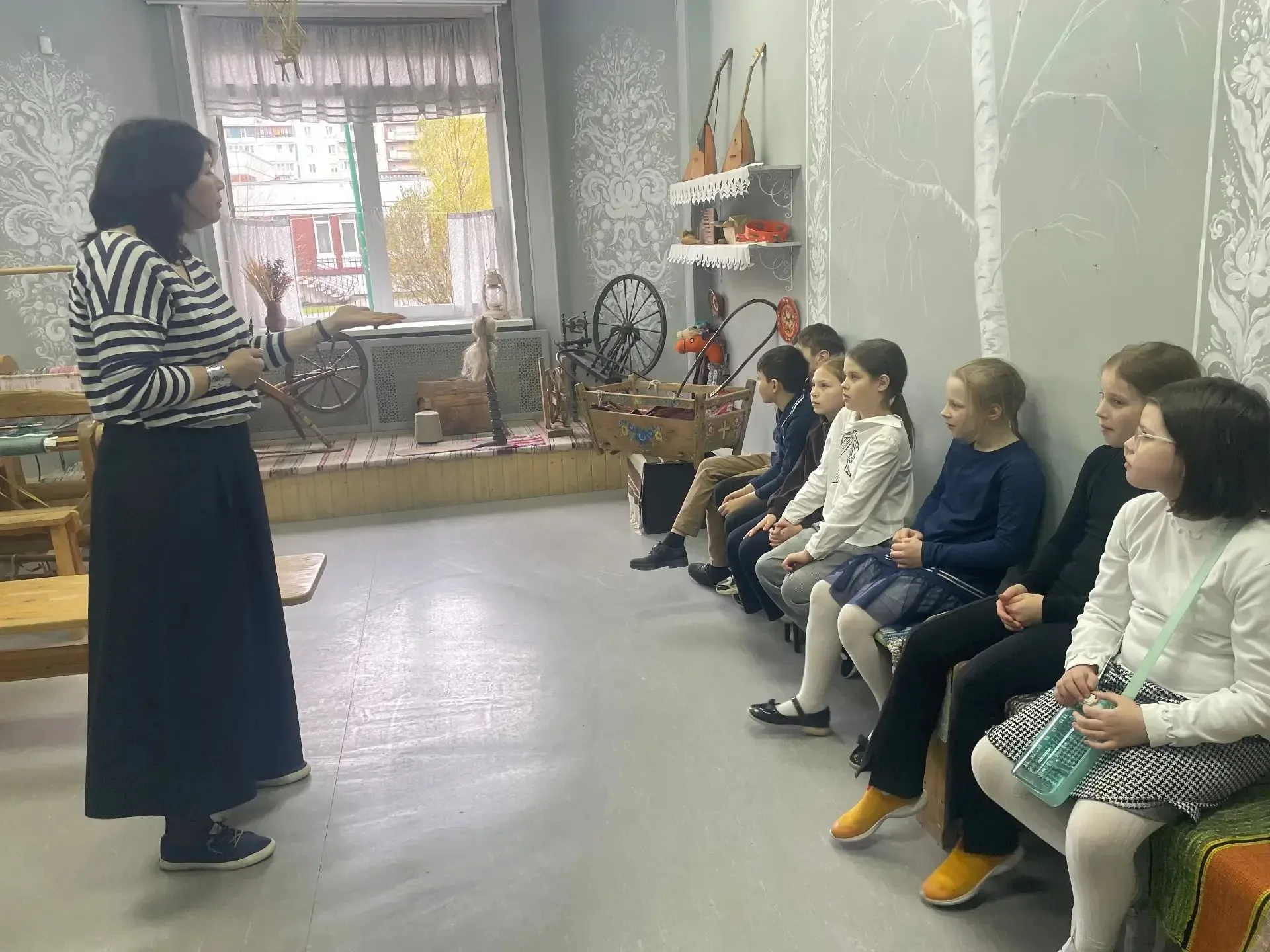 Ребята ГПД 3-х классов 28 апреля побывали на экскурсии в Доме культуры "Богатырский, 36".