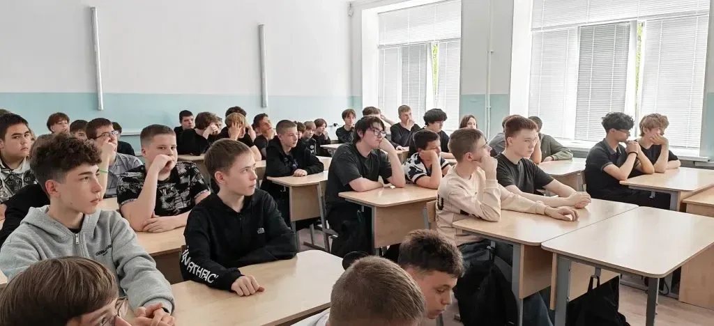 Сегодня для юношей 8 классов было проведено профориентационное мероприятие о Федеральном государстве