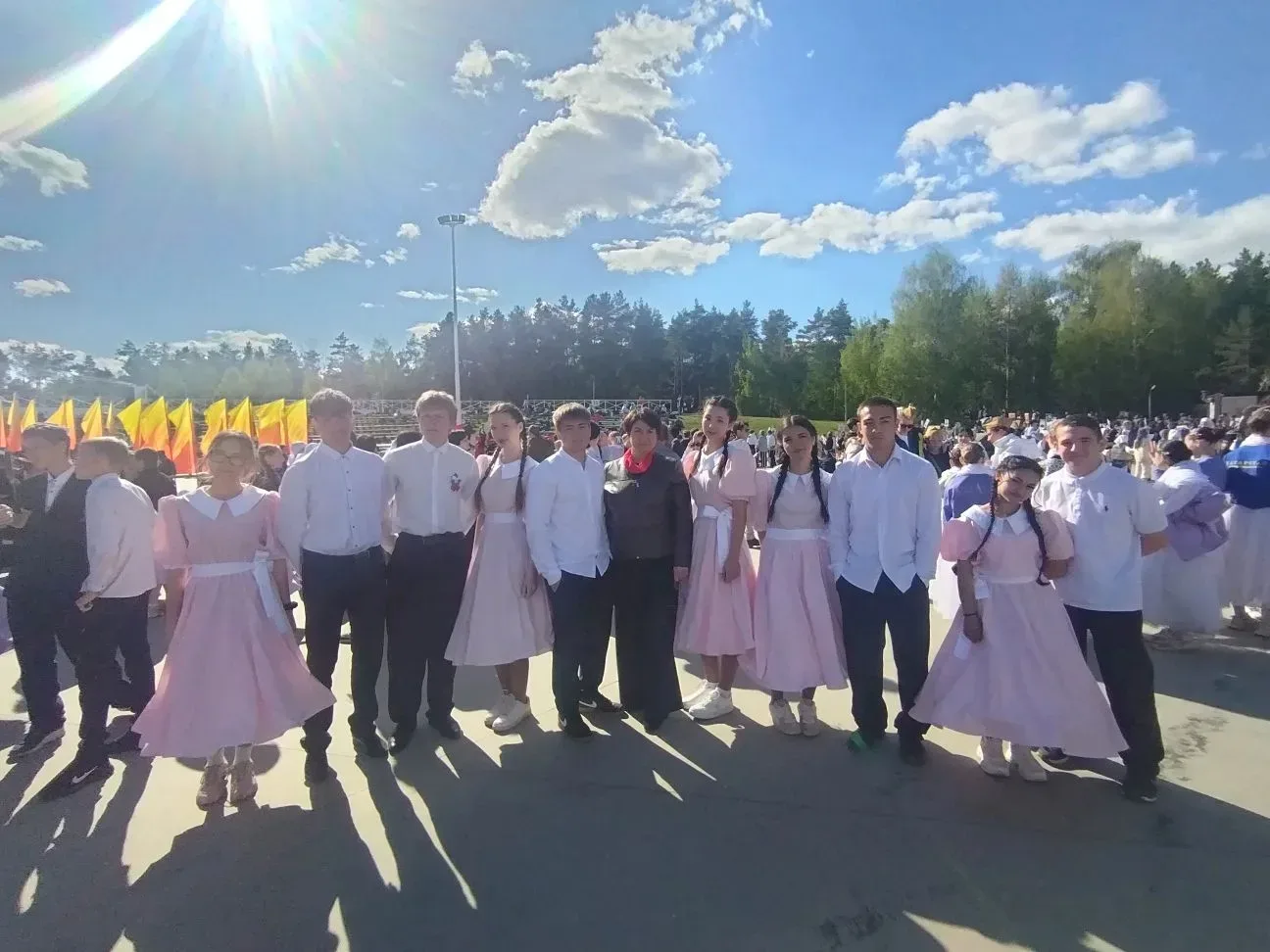 9 Мая - День Победы: мы помним, мы гордимся!  Великий праздник объединил нашу школу! Учащиеся не ост