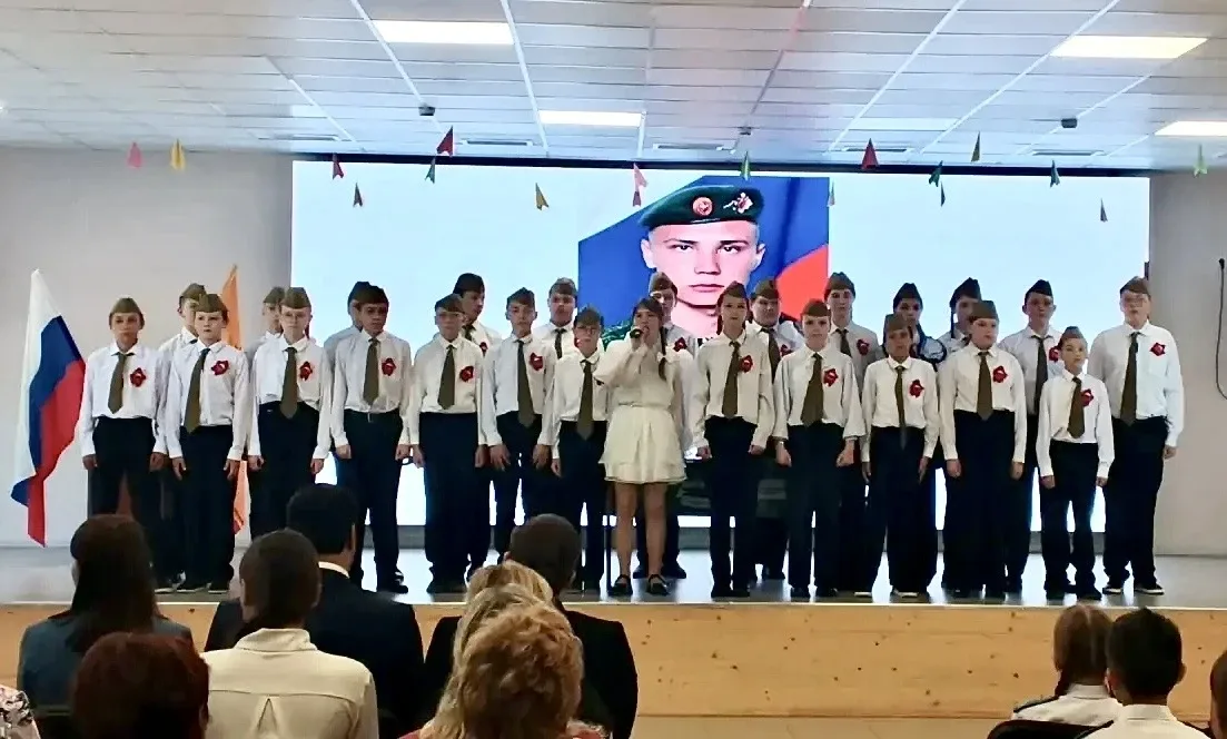 В чебоксарской СОШ 7 состоялось открытие Парты Героя  Данная инициатива проходит в рамках реализации