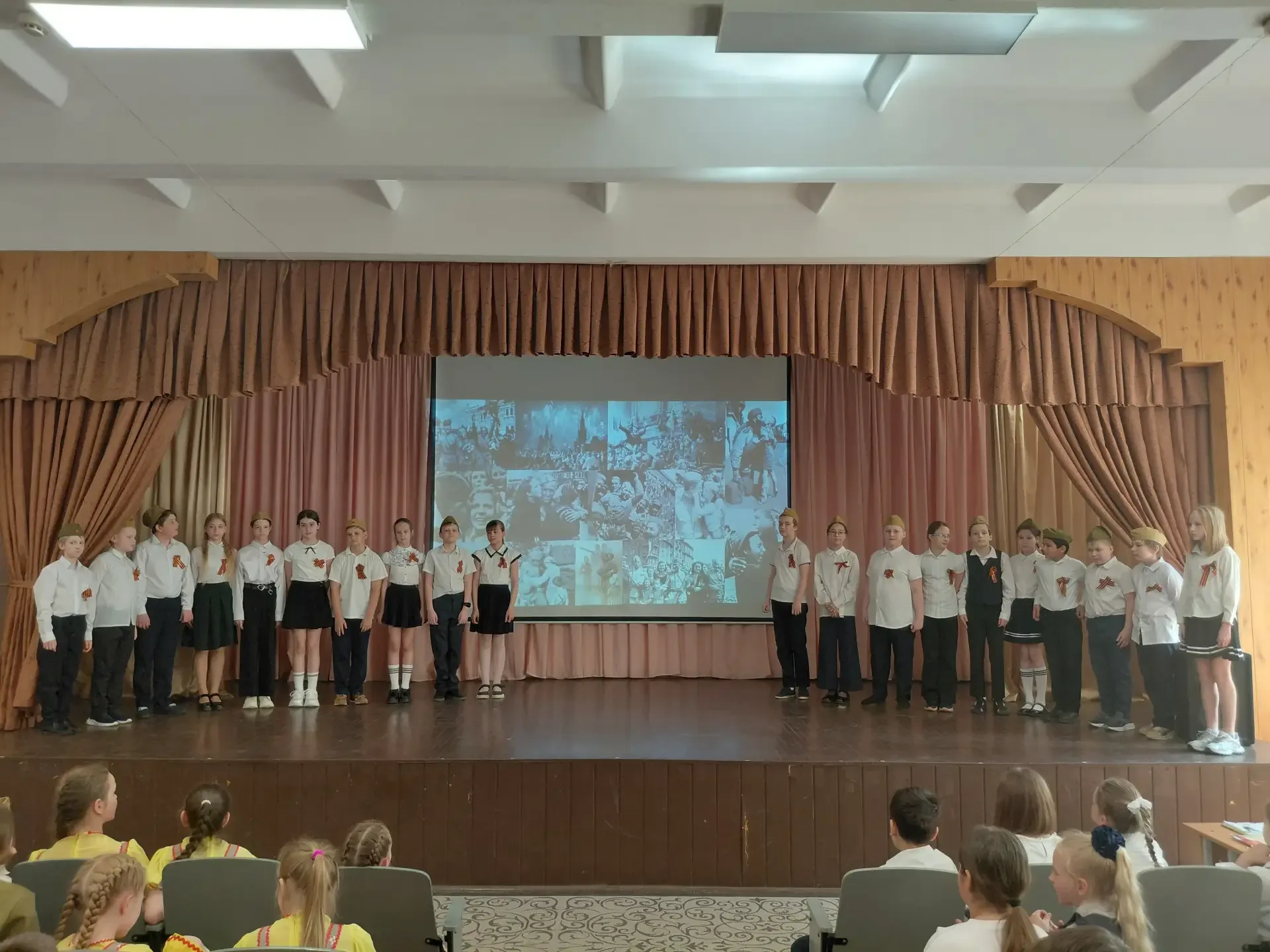 В честь празднования Дня Победы ученики 3-х, 4-х, 5-х и 6-х классов приняли участие в масштабном Фес