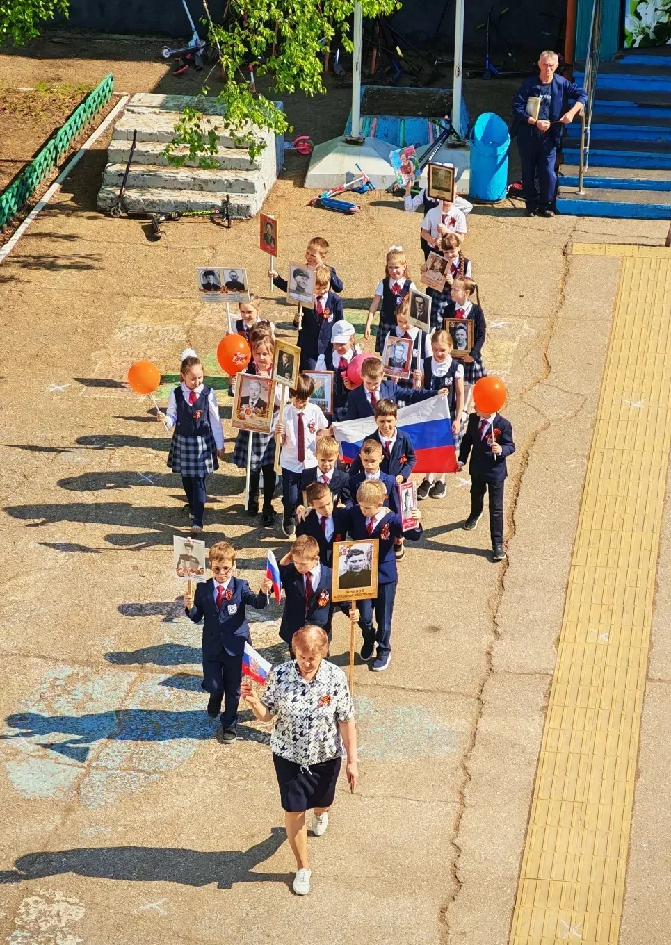 Бессмертный полк — память, которая объединяет. Сегодня в нашей школе прошел незабываемый парад Бессм