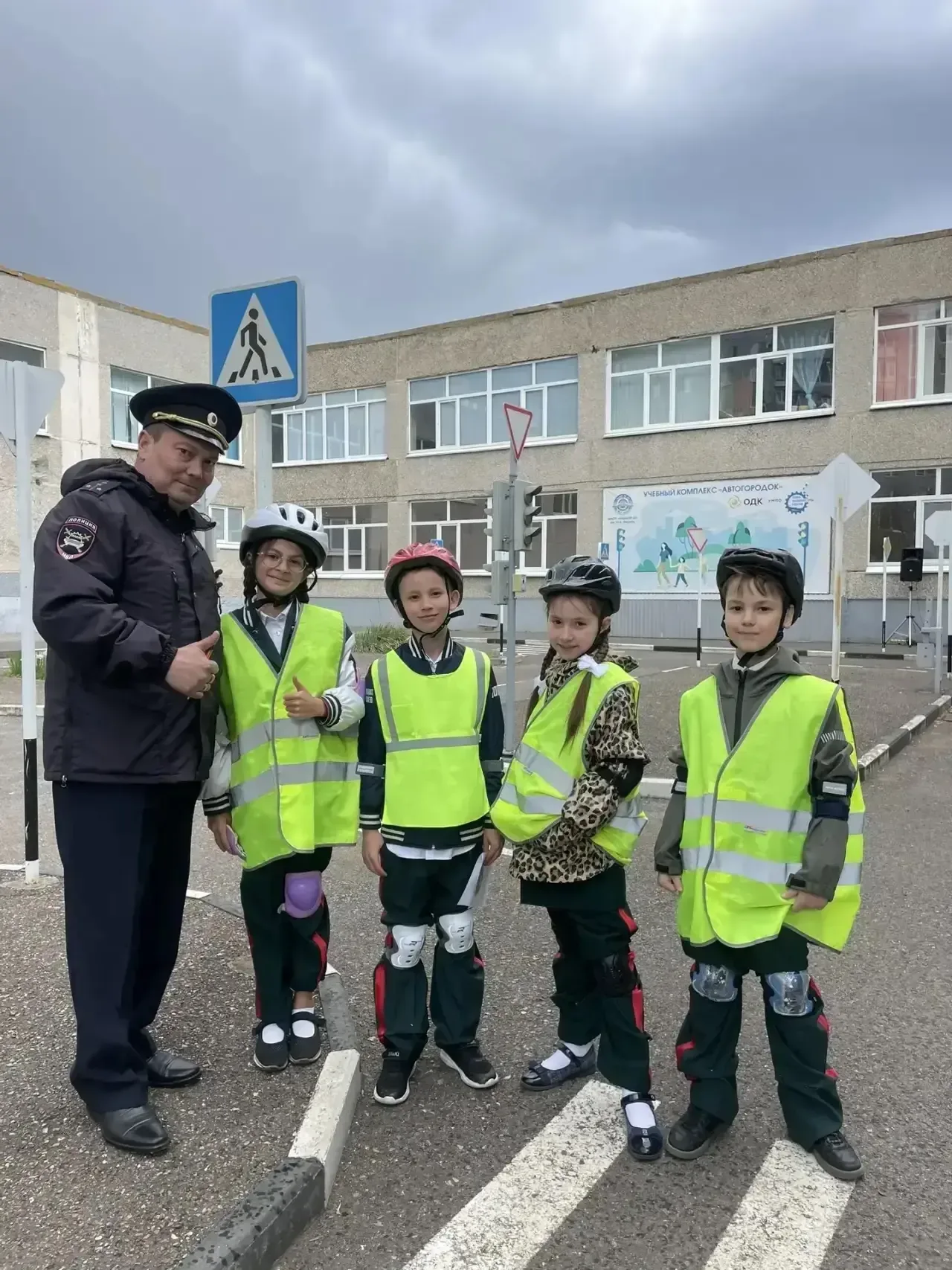 🚦 «Безопасное колесо – 2026»: наши в деле!  Сегодня команда ЮИД из 3 «В» класса приняла участие в го