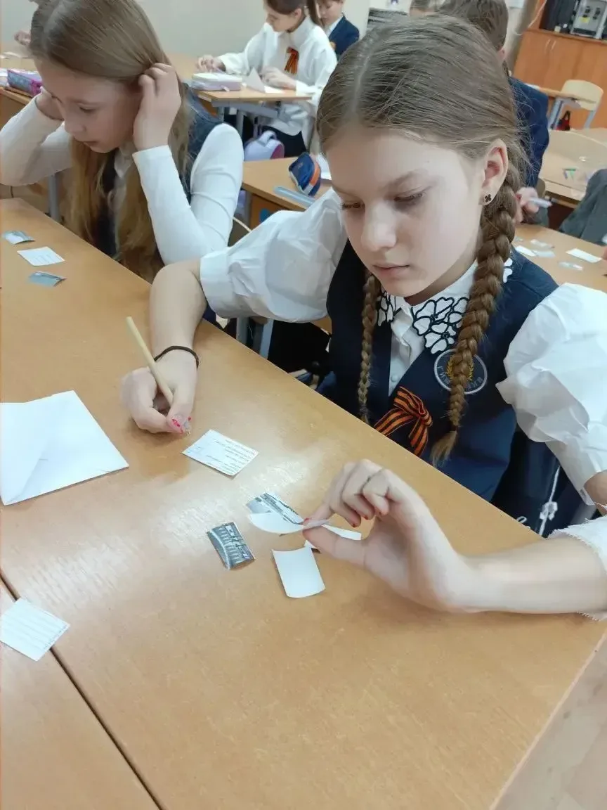 🎖️ В МОУ «Гимназия №1» состоялись единые классные часы, приуроченные к 81-й годовщине Победы в Велик