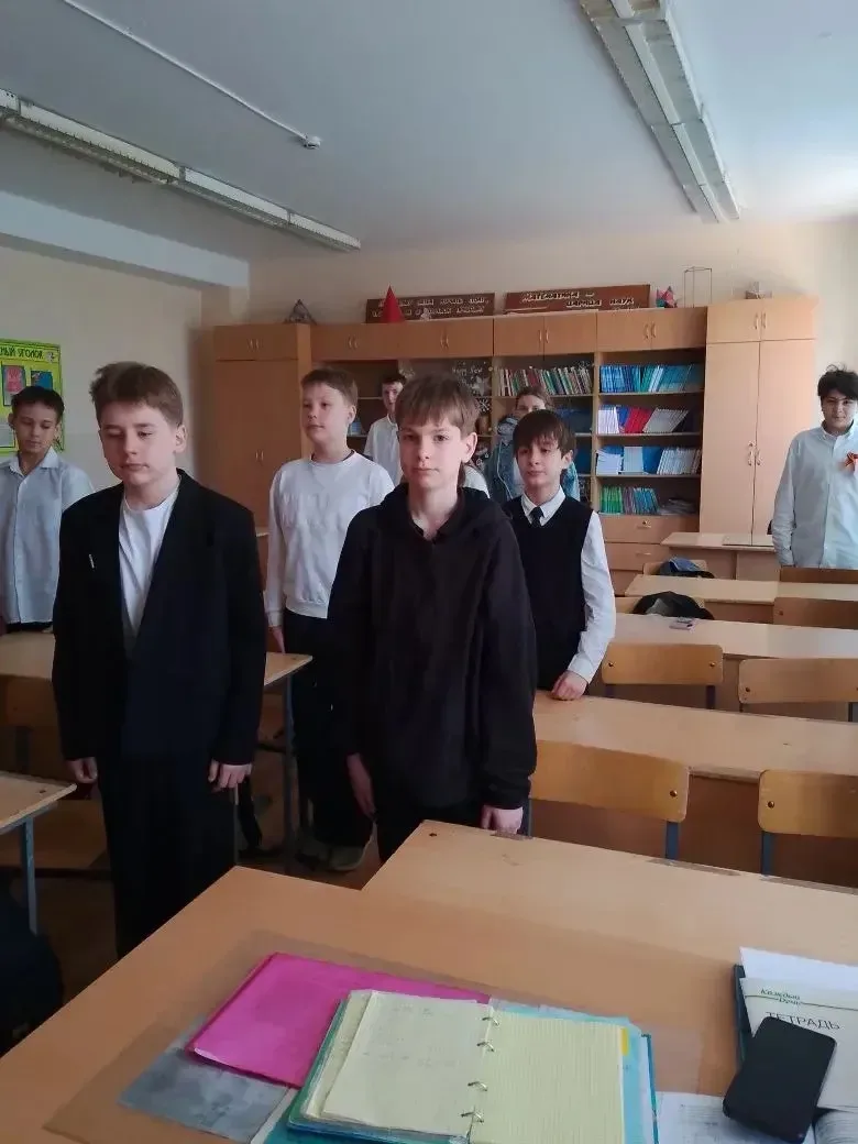 🎖️ В МОУ «Гимназия №1» состоялись единые классные часы, приуроченные к 81-й годовщине Победы в Велик
