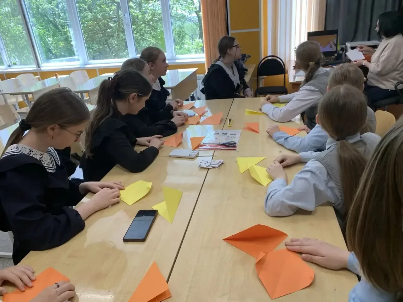 Продолжаем работу в клубе «Содружество народов. Дальний Восток»  Дальний Восток России - удивительны