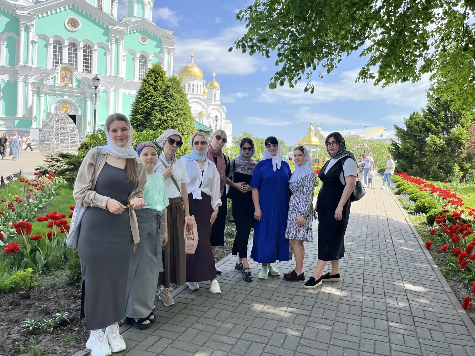 💫 День, наполненный светом: педагоги нашей школы в Дивеево 💫  Сегодня наши учителя отправились в уди