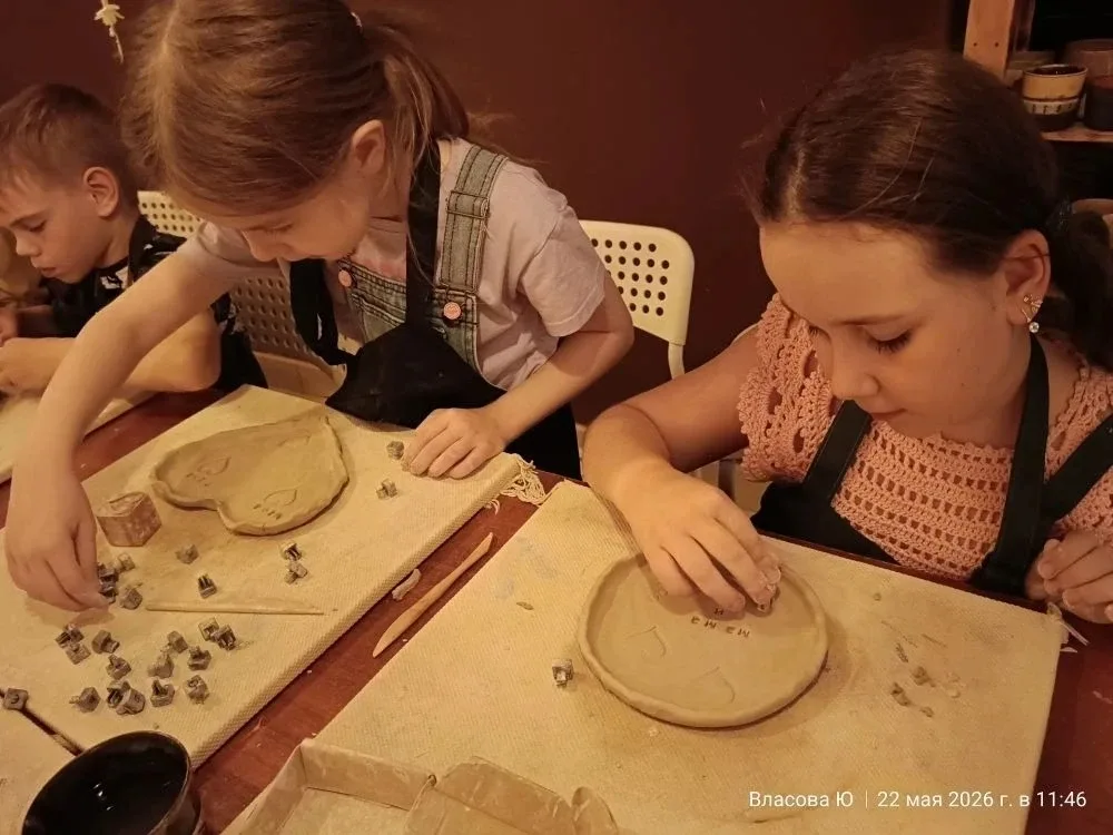 🎨 Гончары будущего: Как мы стали мастерами керамики🍀   😊 Привет-привет! Сегодня у нас настоящий праз