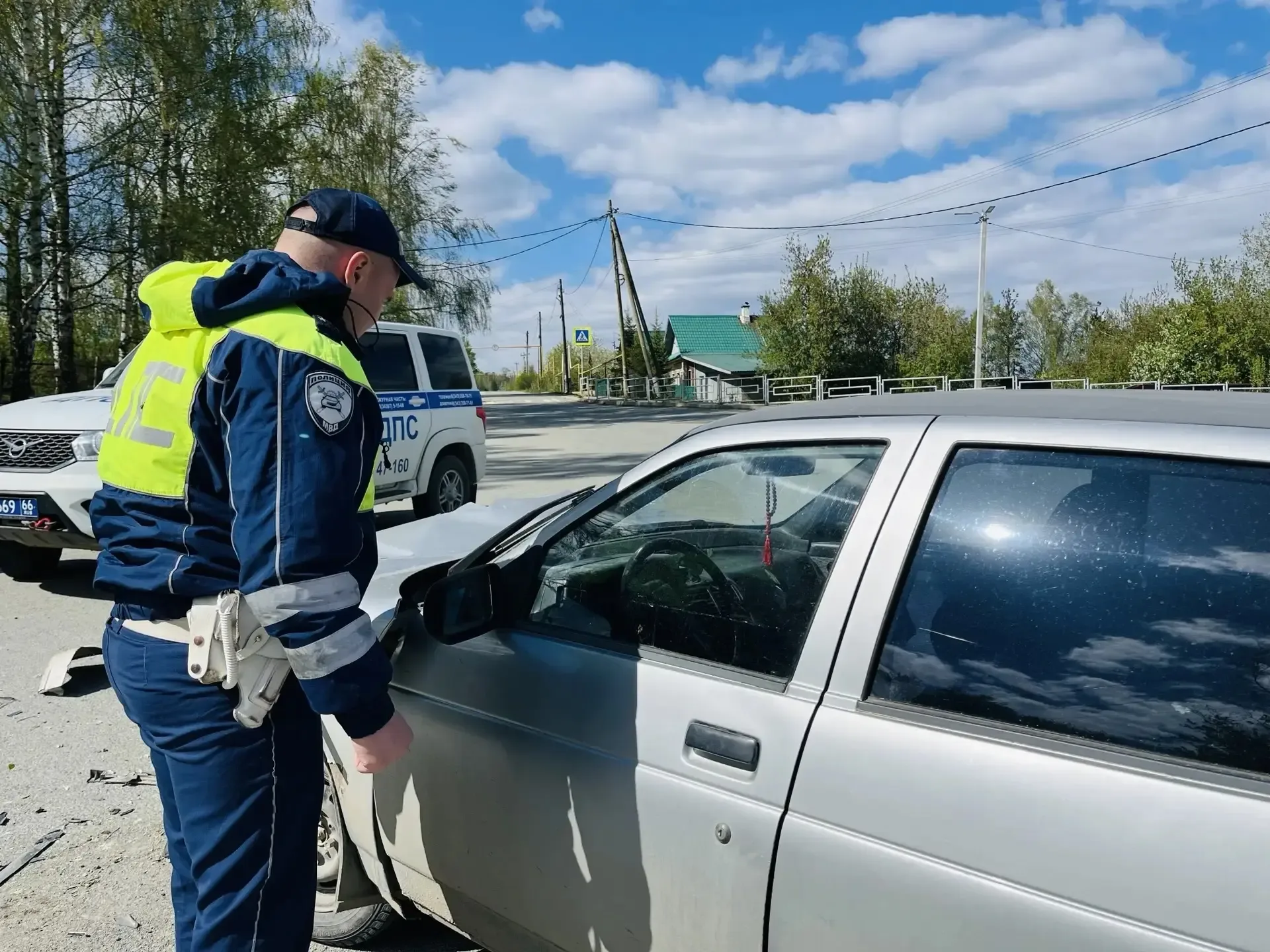 🚔🚨В Дегтярске сотрудники Госавтоинспекции устанавливают обстоятельства дорожно-транспортного происше