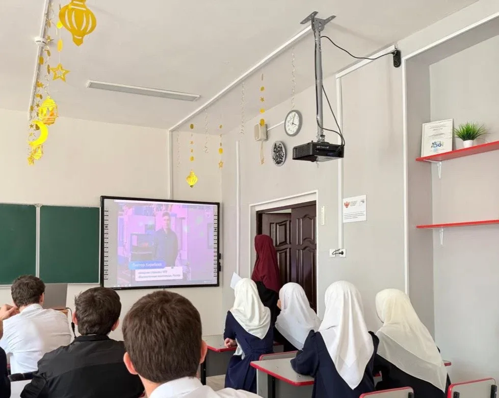 🚀 Открываем горизонты будущего: сегодня в нашей школе прошли занятия курса «Россия — мои горизонты»!