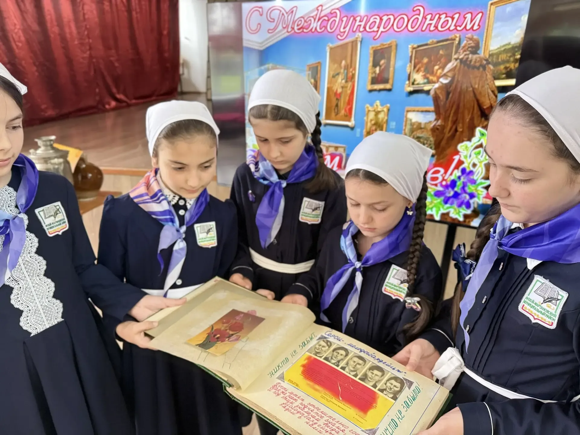 ✨ Наши маленькие орлята поздравляют всех с Международным днем музеев! ✨  Пусть каждый экспонат, кажд
