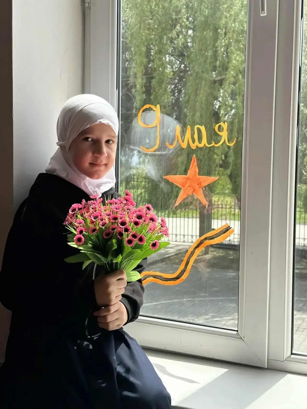 8 Мая 2026 года учащиеся начальной школы приняли участие в акции « Окно Победы»🎈