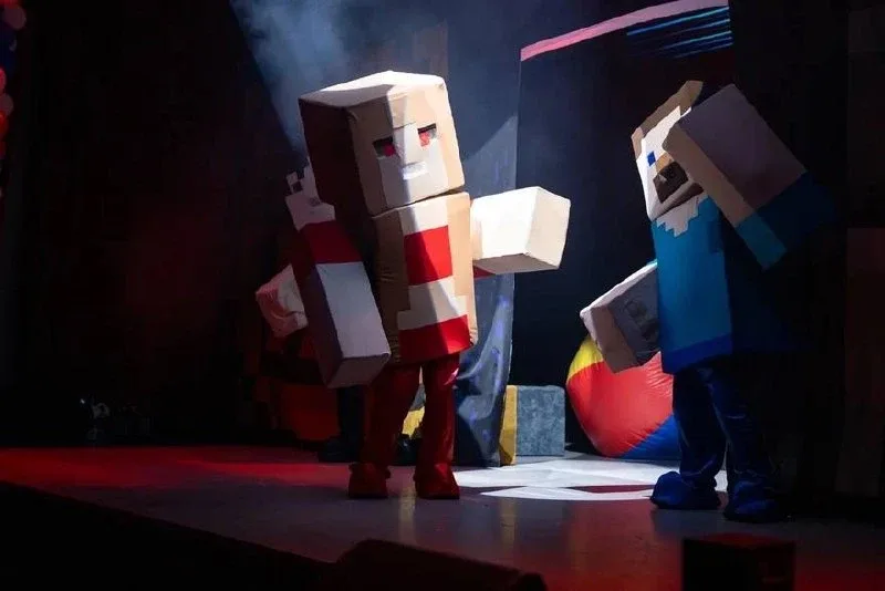 🤩 Погрузимся в мир Minecraft вживую  Юных фанатов ждет яркое представление по мотивам одной из самых