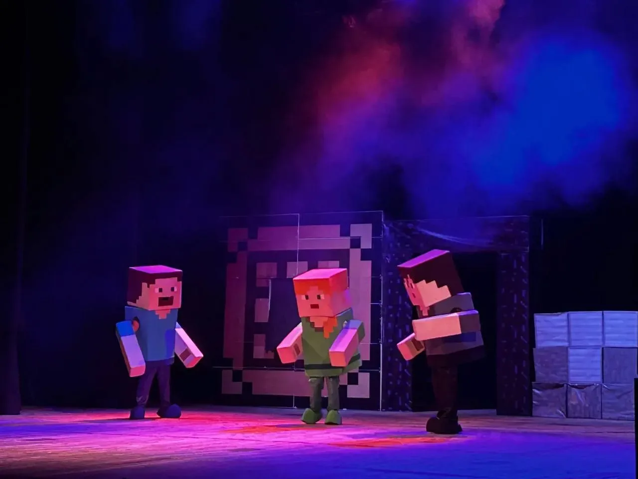 🤩 Погрузимся в мир Minecraft вживую  Юных фанатов ждет яркое представление по мотивам одной из самых