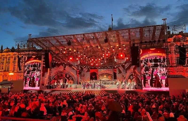 🎶 Идем на бесплатный гала-концерт «Классика на Дворцовой» ко Дню города  Зрителей ждёт грандиозное м