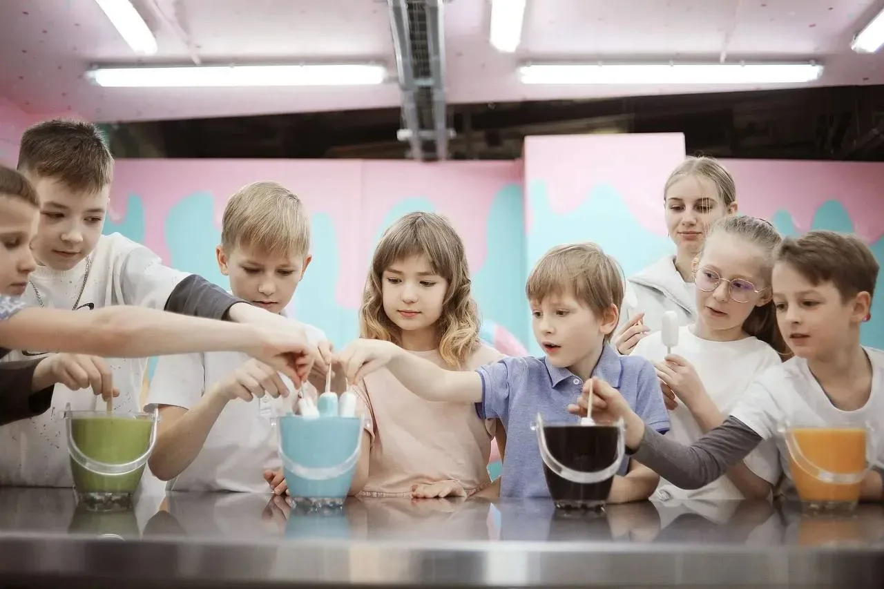 🍨 Узнаем секреты настоящего джелато на экскурсии по фабрике мороженого   Во время экскурсии дети ока