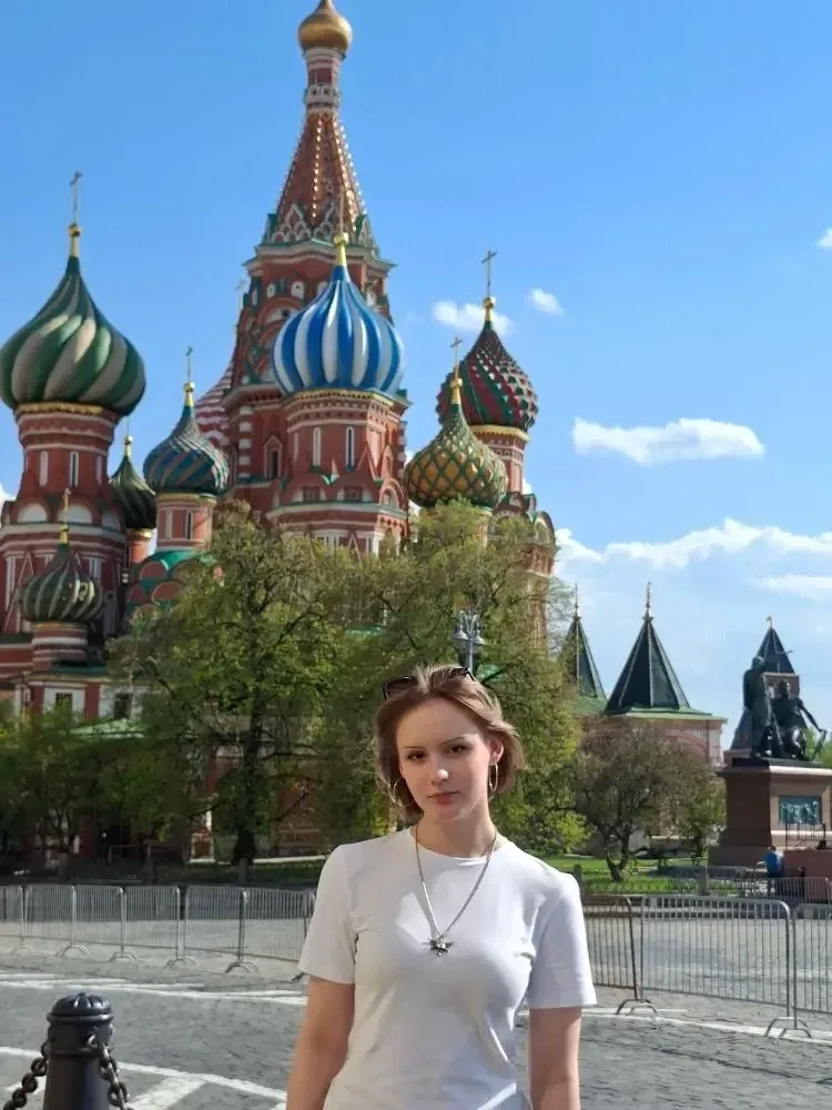 Сегодня гимназистка 10 "А" класса, Тихонова Анастасия, приняла участие в торжественной церемонии наг