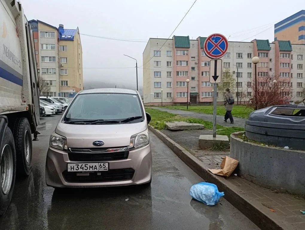 На прошедших выходных в Южно-Сахалинске возникли сложности с вывозом отходов   🚛 16 мая мусоровозы н