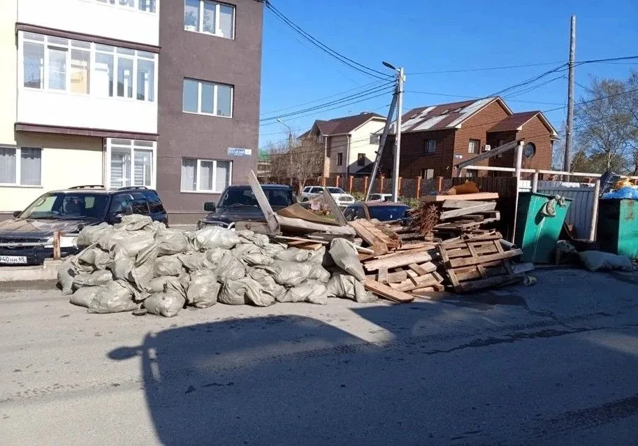 Кто отвечает за порядок на контейнерных площадках? ⁣ В последнее время жители области часто спрашива