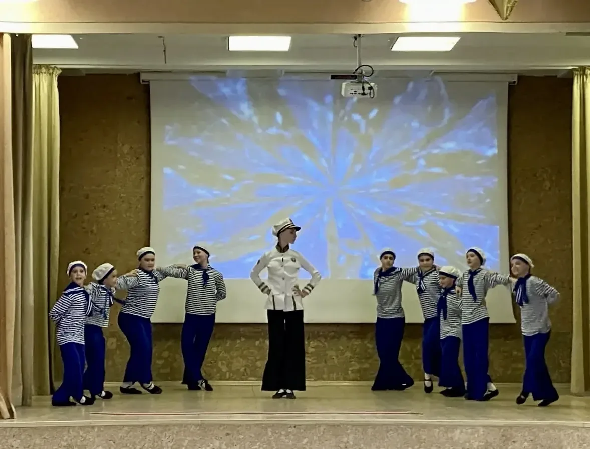 В День семьи стены нашего лицея вновь наполнились чарующей музыкой, грациозными танцами и волшебство