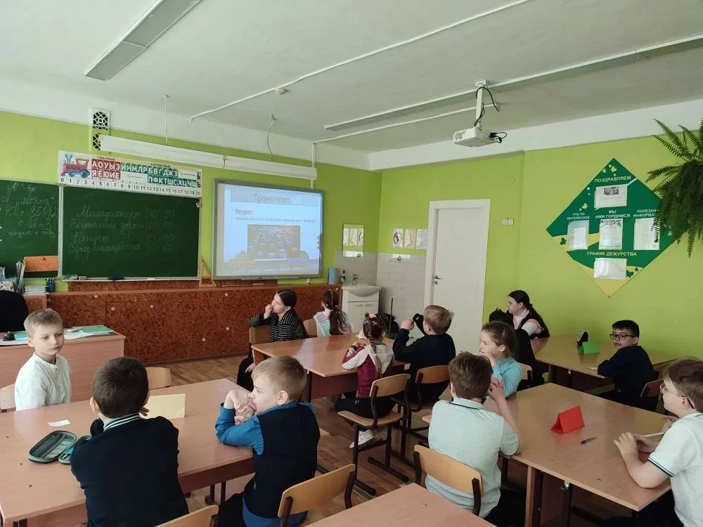 🚦 Безопасность — это главное! В нашей школе прошла викторина «Лучший знаток ПДД» 🏆  19 мая среди 2 и