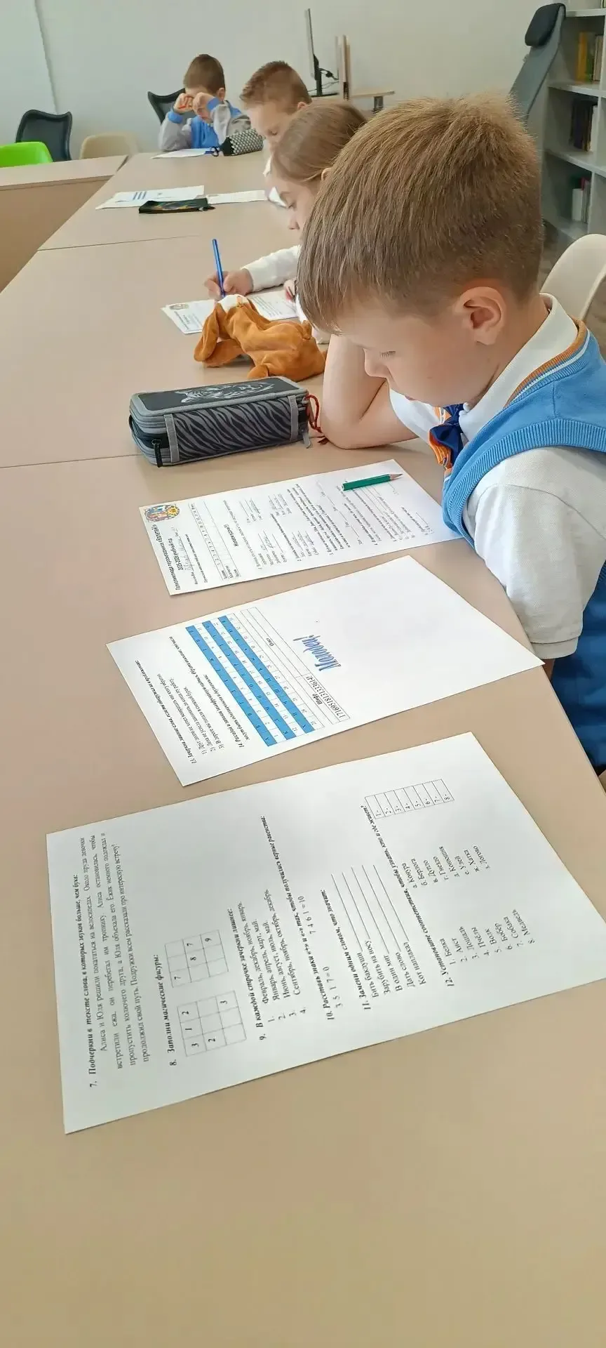 🚀 Первый полёт — и сразу в «Взлетай!»  14 мая наши первоклассники стали участниками Полиолимпиады «В