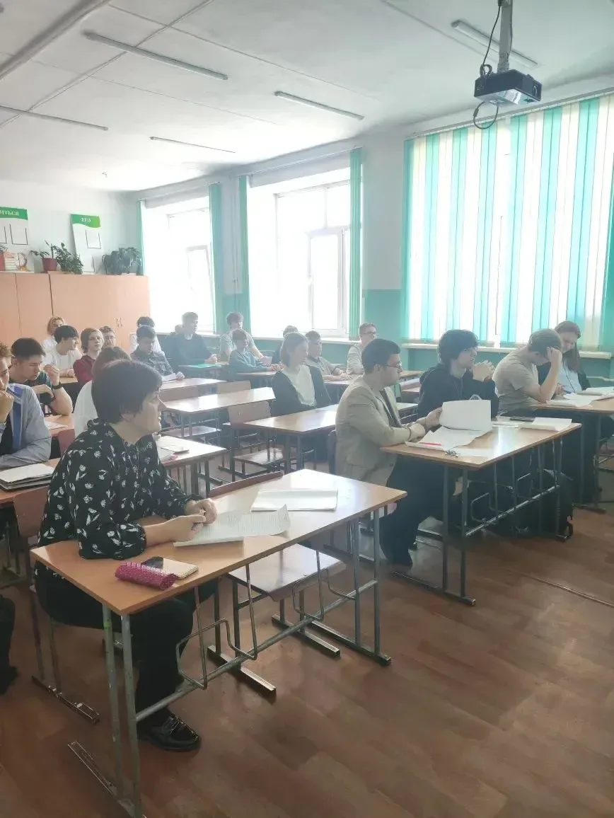 🔬 День науки в гимназии: юные исследователи представили свои проекты! 🔵В течение всего учебного года