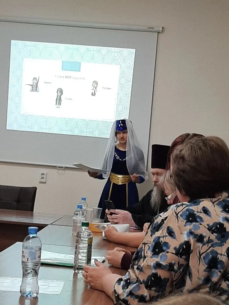 Учащиеся 3 «В» класса и классный руководитель Кузьмина Н.Г. поздравляют:  ⭐Зайцеву Эльвиру — с дипло