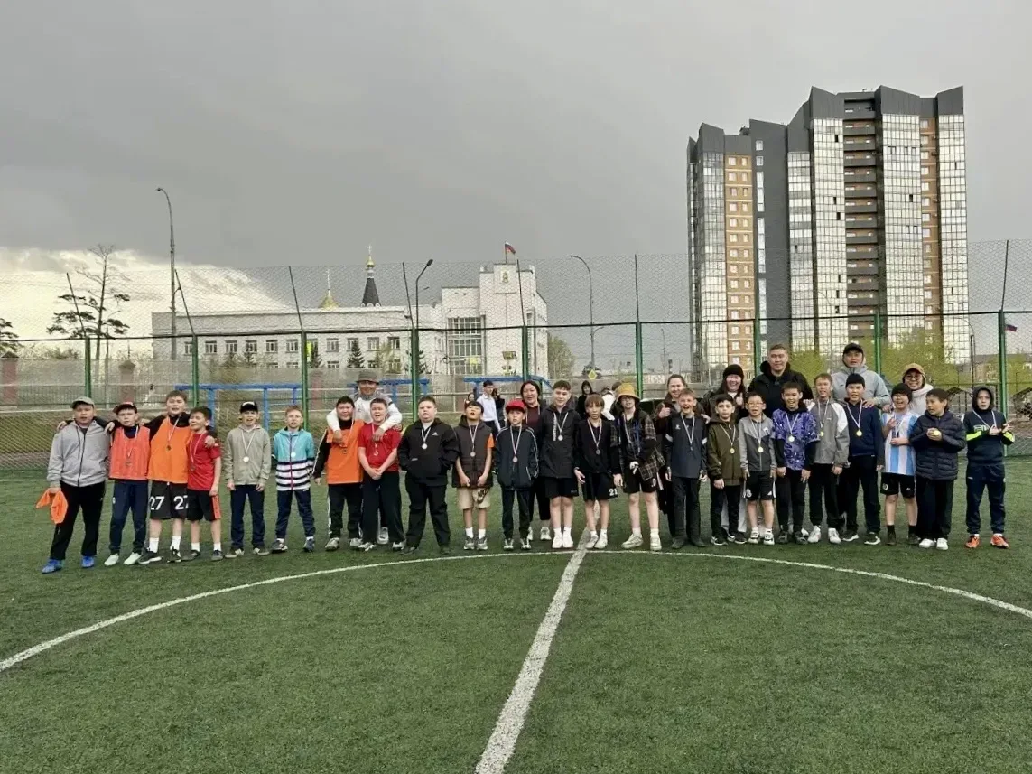⚽️ Состоялось первенство по футболу среди 4‑х классов! 🎉  Результаты: 🥇 1 место — 4 «Д» 🥈 2 место — 